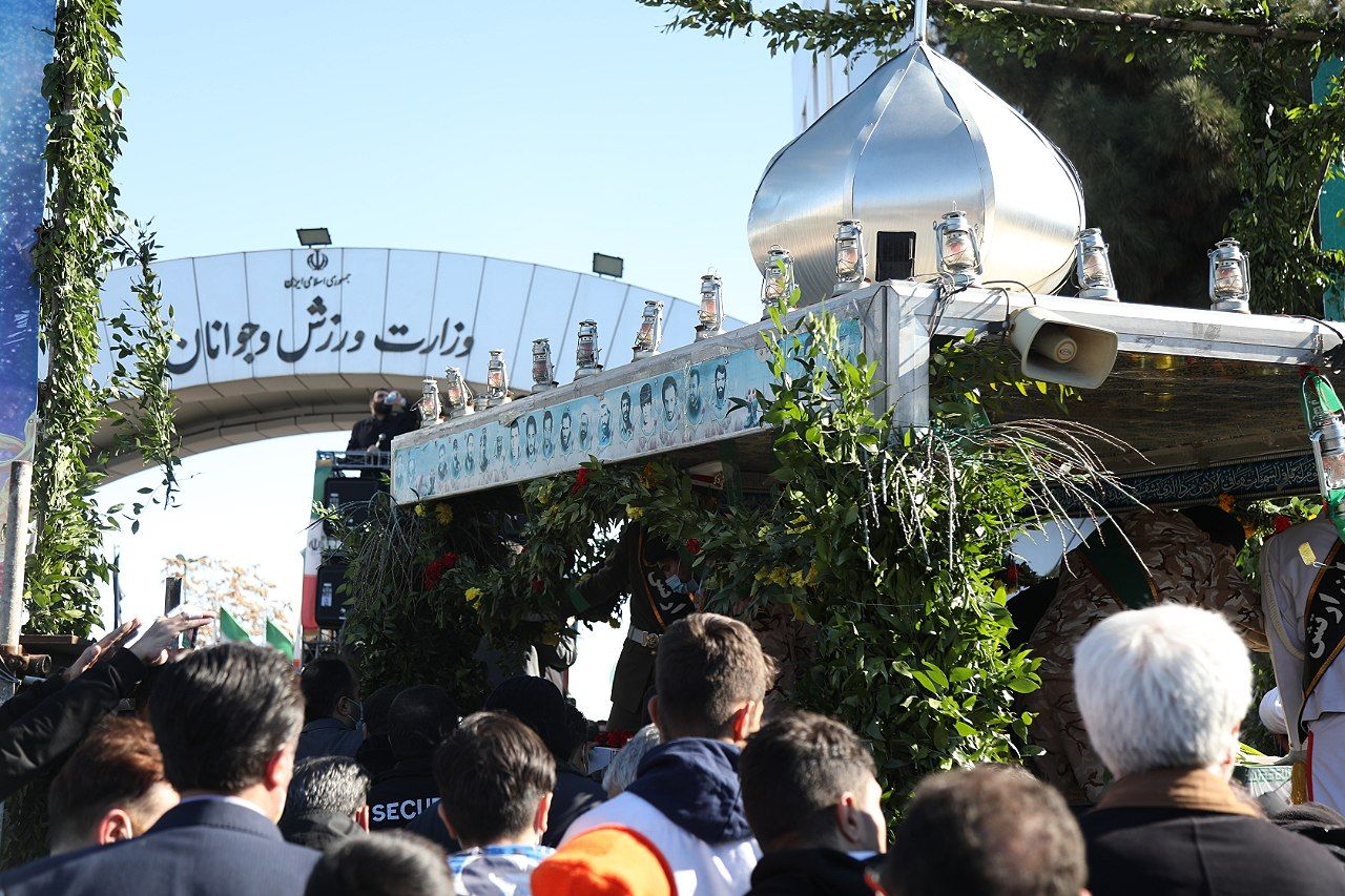 گزارش تصویری:  تشییع پیکر ۲ شهید گمنام در وزارت ورزش