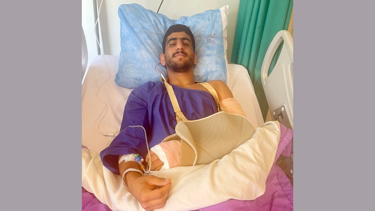 قهرمان کشتی فرنگی جهان زیر تیغ جراحی