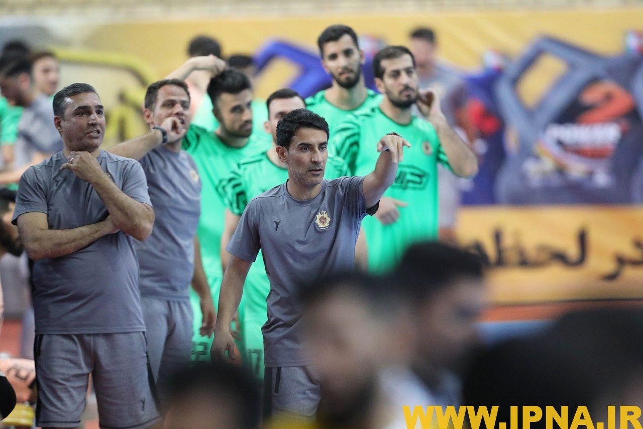 گزارش تصویری: برد ۴ بر ۲ بازی دوستانه  لیگ برتر فوتسال کراپ الوند مقابل سن ایچ ( ورزشگاه یادگار امام قزوین )