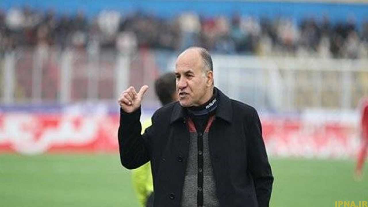 بازیکنان پایشان را به اندازه گلیمشان دراز کنند/ ادبیاتتان را به اندازه دستمزدتان بالا ببرید