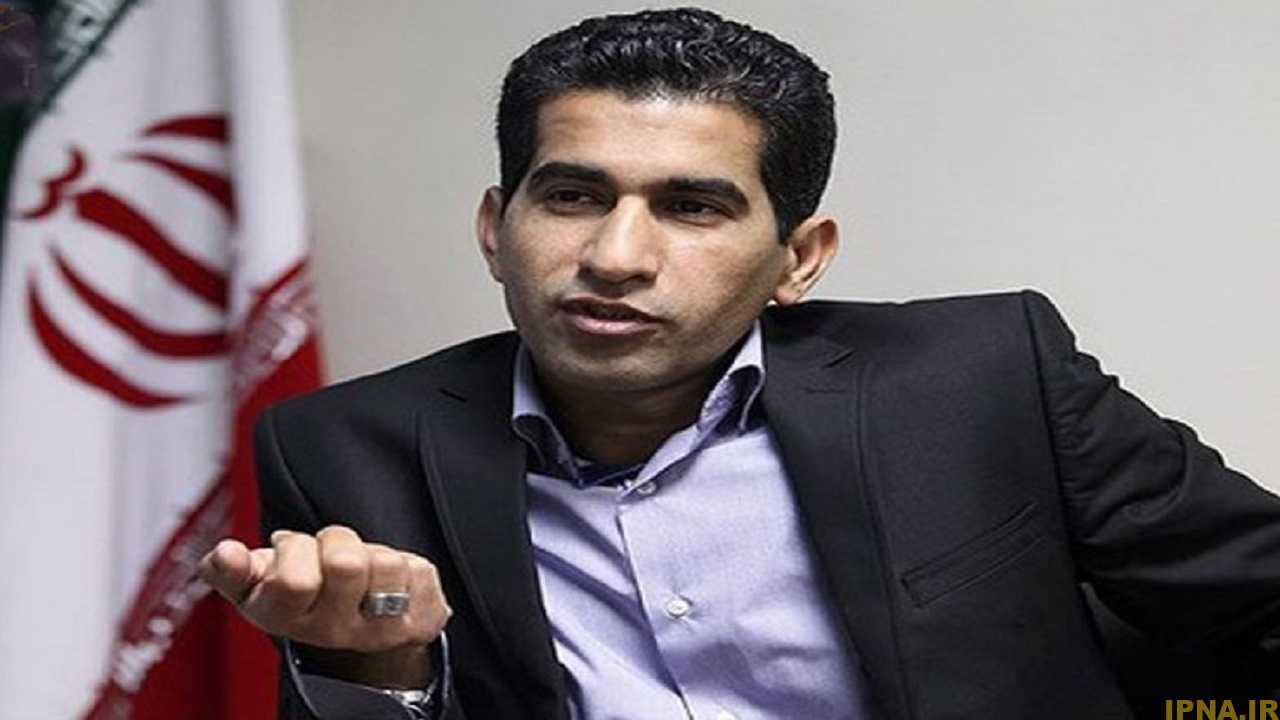 کامرانی فر: ما مثل دختر گل فروشیم/ برای ورود VAR با فیفا مکاتبه کردیم