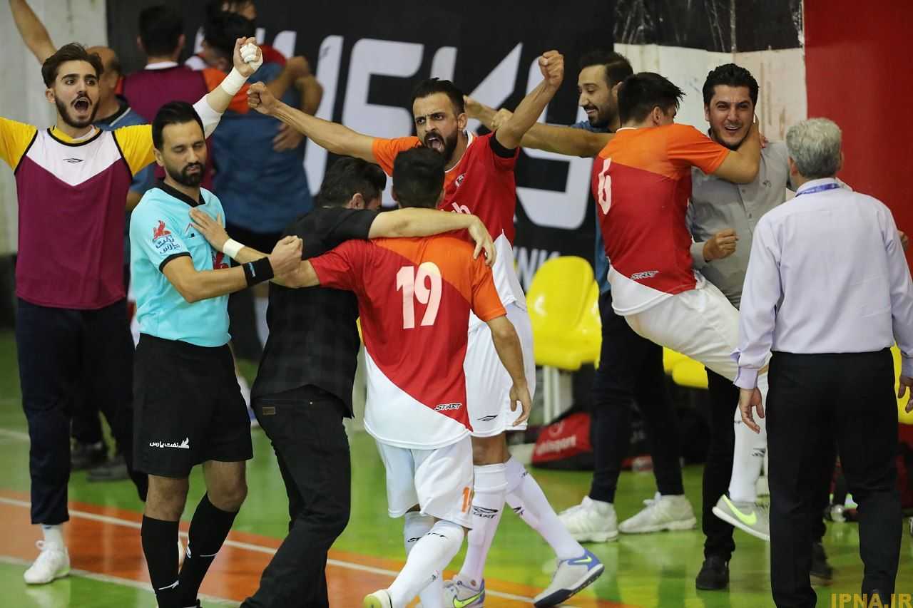 گزارش تصویری: برد ۴ بر ۲ لیگ برتر فوتسال سن ایچ ساوه مقابل کراپ الوند ایرانیان