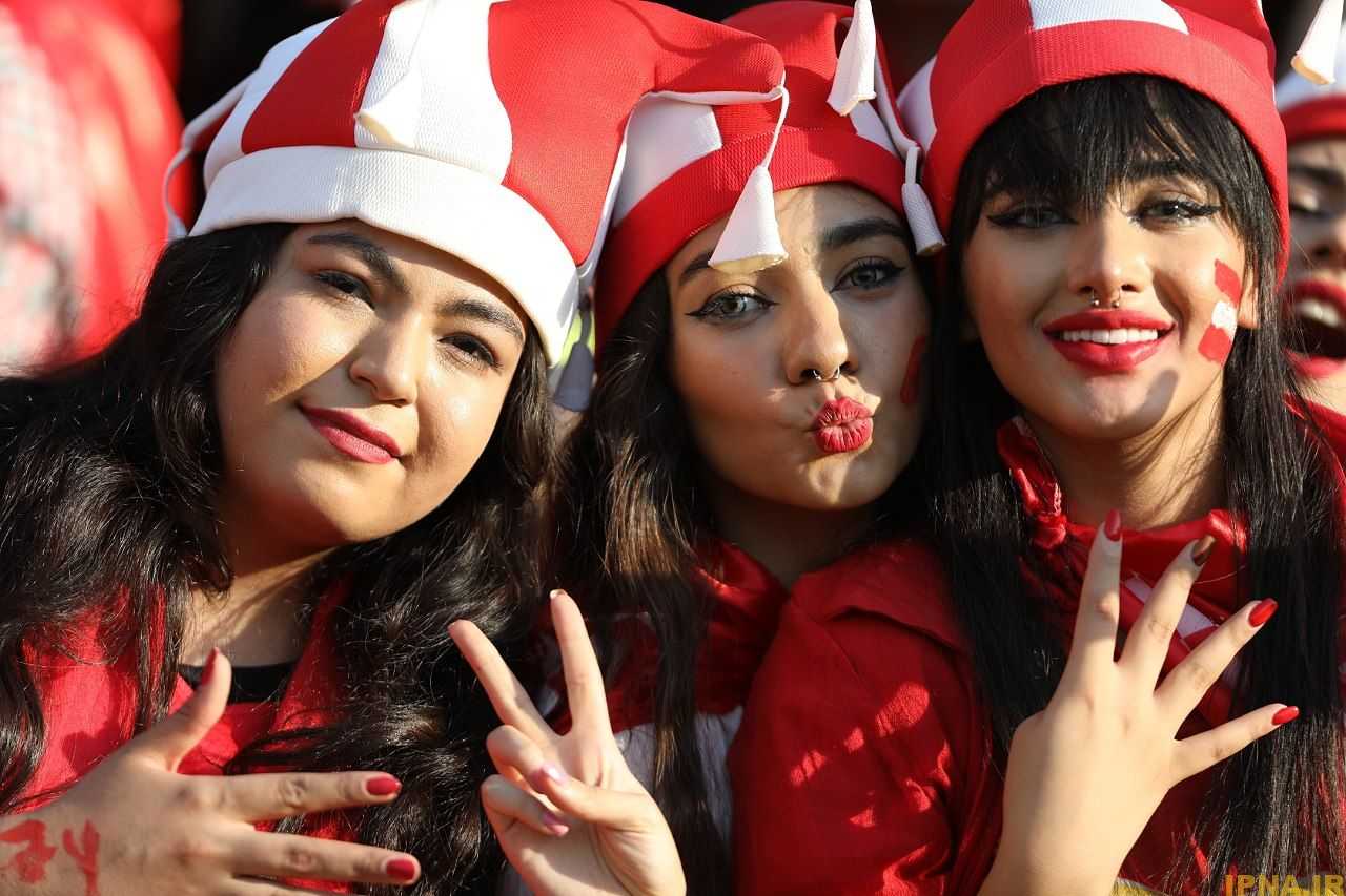 گزارش تصویری: حضور حماسی  بانوان پرسپولیسی در لیگ برتر فوتبال