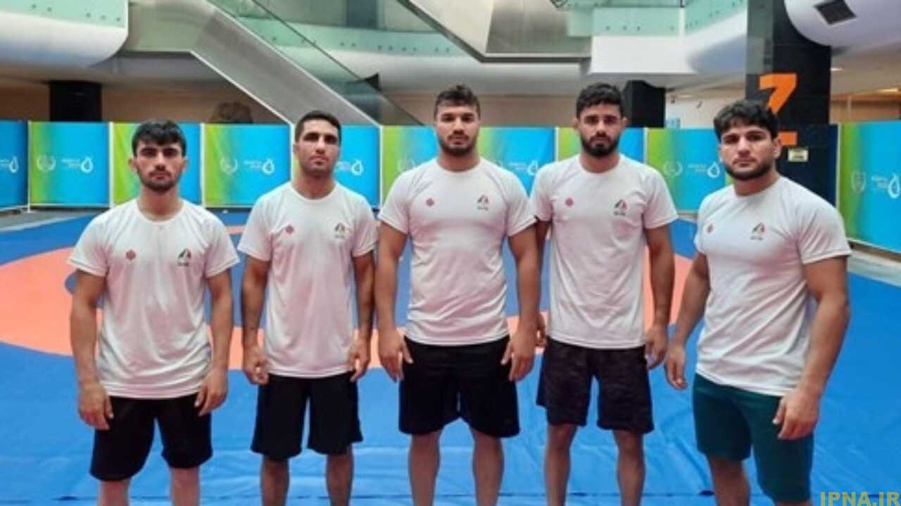 فرنگی کاران ایران در روز نخست حریفان خود را شناختند
