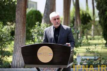 وزیر ورزش: نامه فیفا برای حضور زنان در ورزشگاه‌ها در حد پیشنهاد است