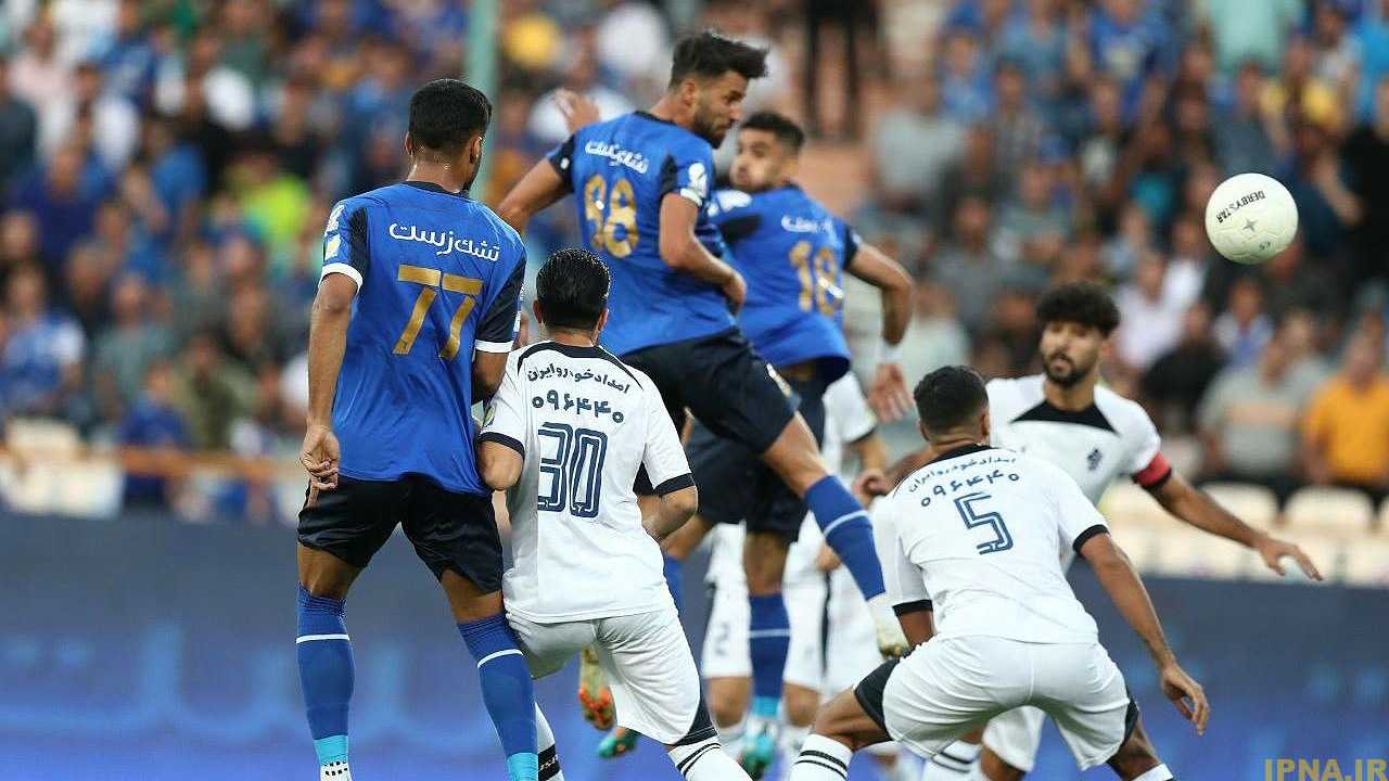 استقلال مقابل پیکان متوقف شد