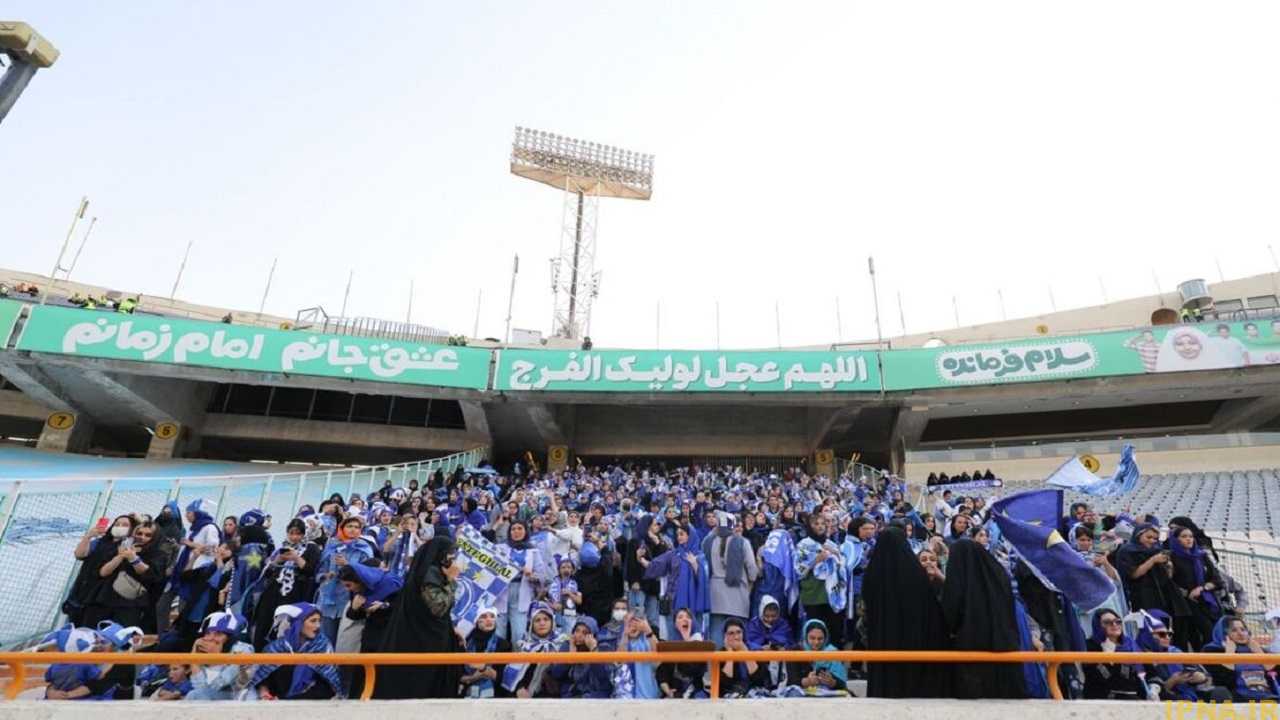 بانوان هوادار باز هم به طبقه دوم منتقل شدند