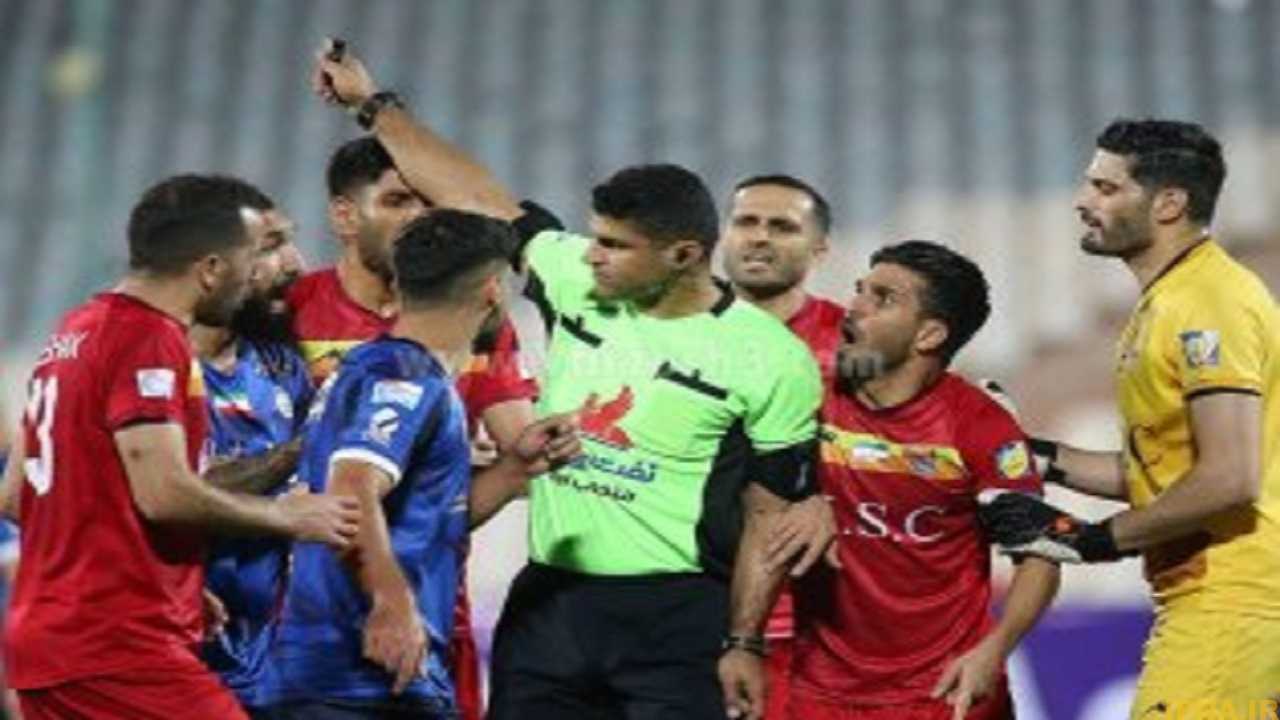داور استقلال و فولاد از سمیعی شکایت کرد