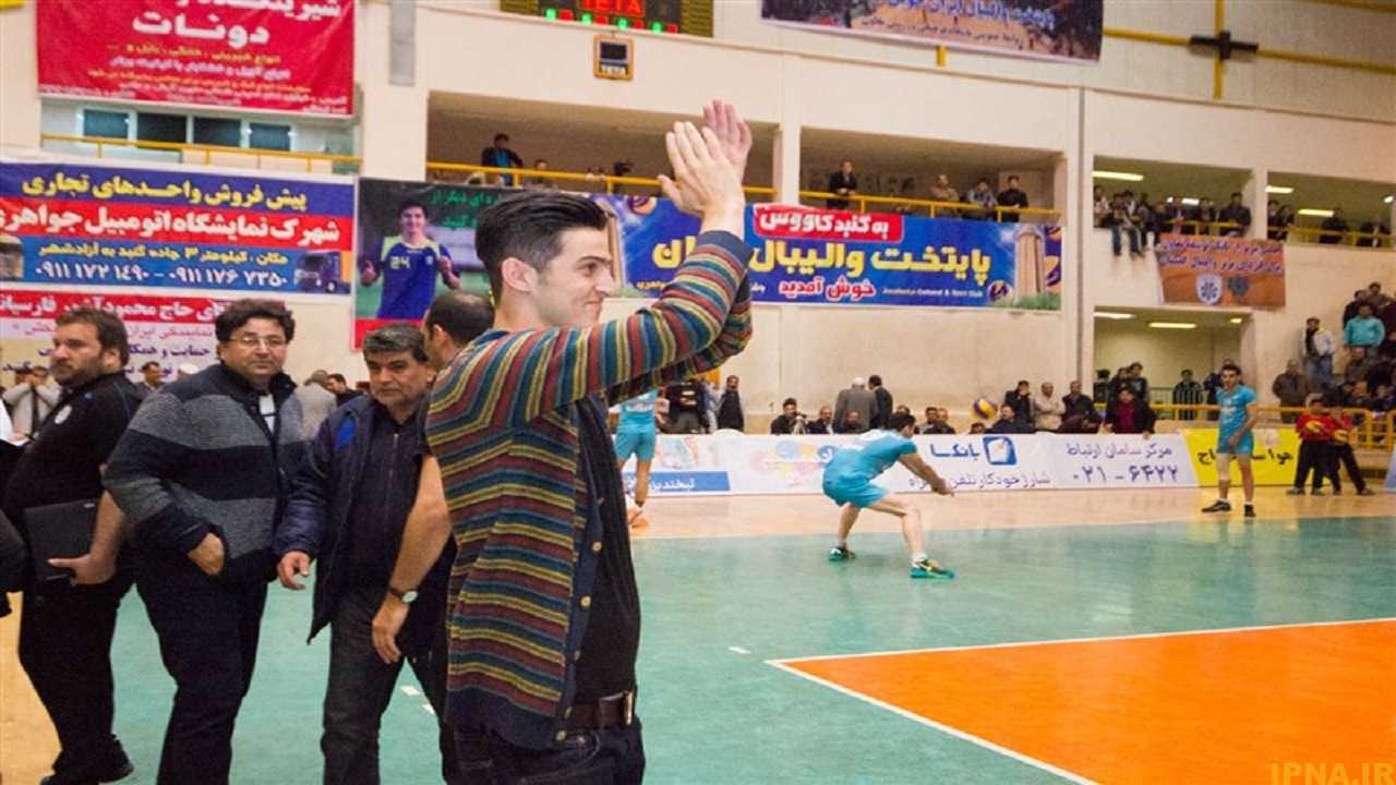 آزمون به بازیکنان تیمش پاداش داد