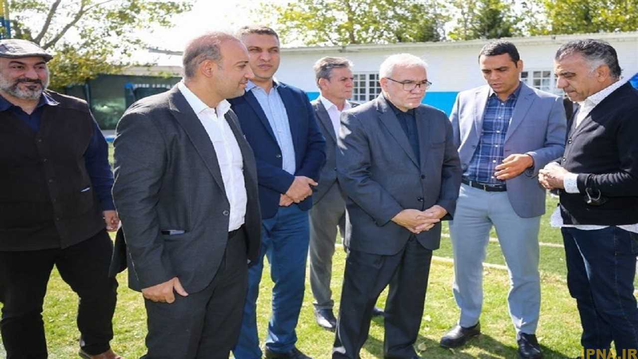 حضور مدیرعامل جدید استقلال در تمرین آبی ها/ فتح الله زاده یک هفته از بازیکنان وقت خواست