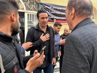 حضور نکونام در مراسم یادبود کریم باوی