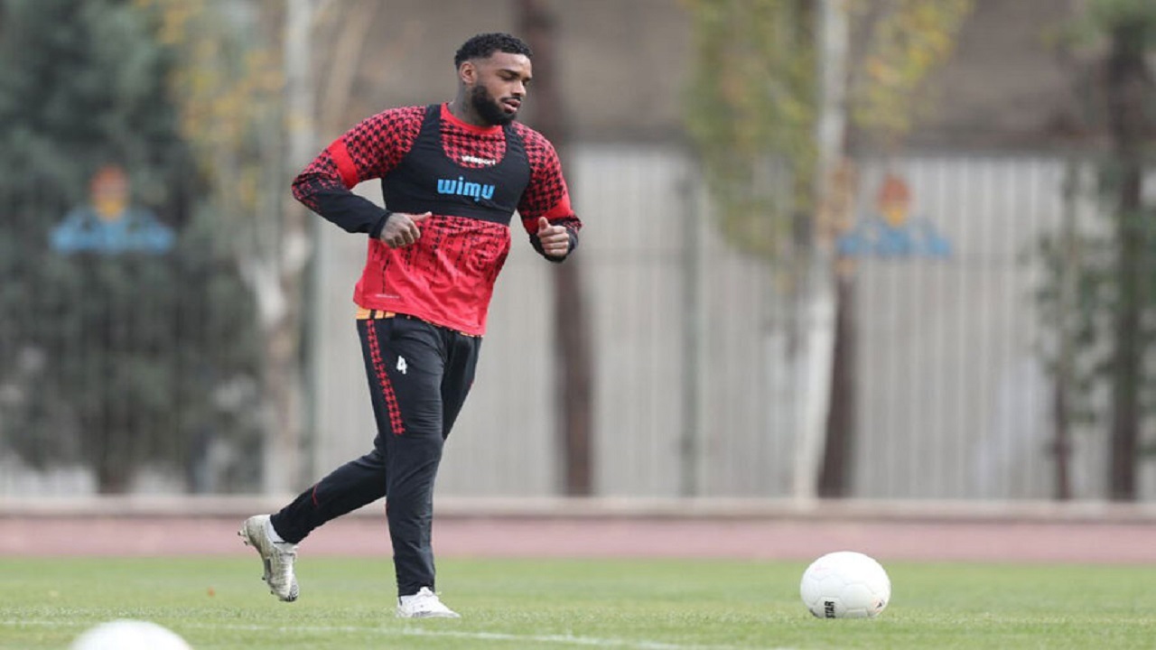 لوکادیا قراردادش را با پرسپولیس فسخ کرد