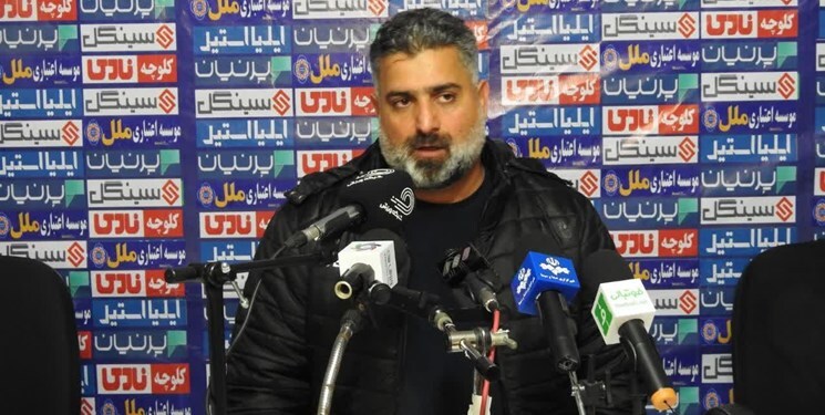 اشکش: معلوم نیست چه فشاری باعث برگزاری بازی در انزلی شد/ ۲ روز آواره فرودگاه و هتل بودیم