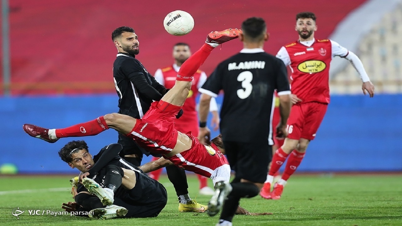 محمد: پرسپولیس برابر ذوب آهن باید هوشیار باشد/ دلالان در بازار نقل و انتقالات رخنه کردند