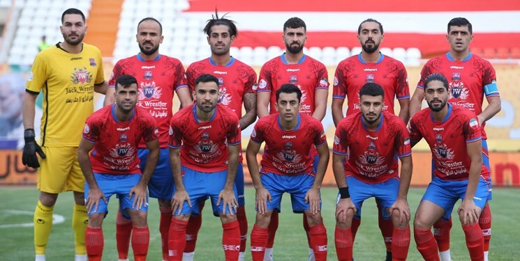 سند نساجی از اشتباه داوری در بازی با مس