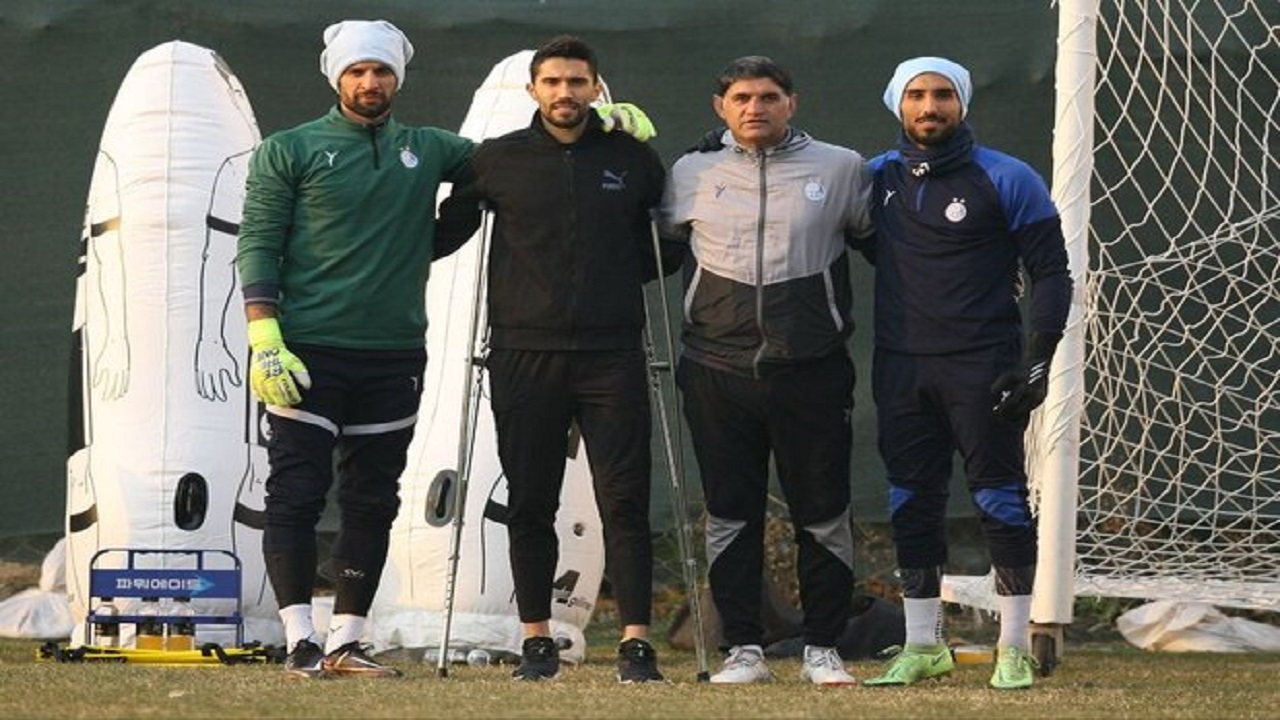 حسینی با عصا در تمرین استقلال حاضر شد