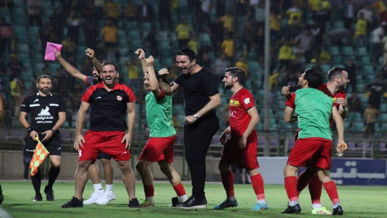 فولادِ نکونام سرنوشت قهرمانی سپاهان را رقم می زند