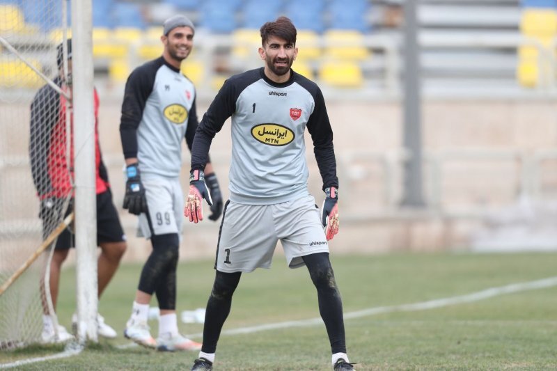 جلسه کادر فنی با بازیکنان پرسپولیس پیش از تمرین