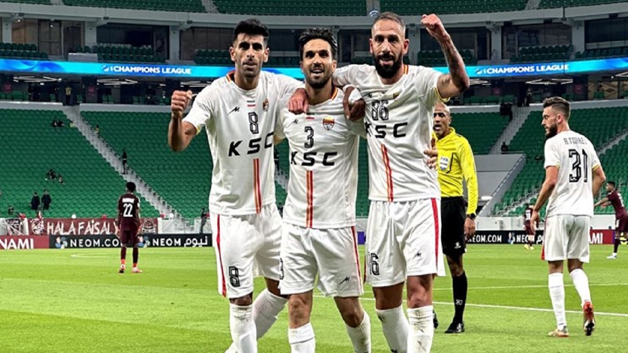 ستاره فولاد مچ بازیکن الهلال را خواباند+عکس