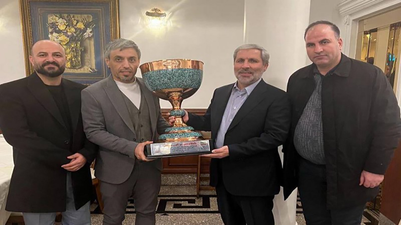 اهدای جام قهرمانی لیگ برتر فوتسال به صنایع مس