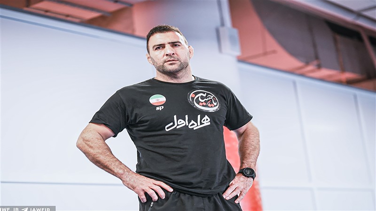 امینی: کادر فنی در مورد مسابقات قهرمانی آسیا اشتباه کرد/ دبیر و کادر فنی تمام قد پای چرخه ایستاده‌اند