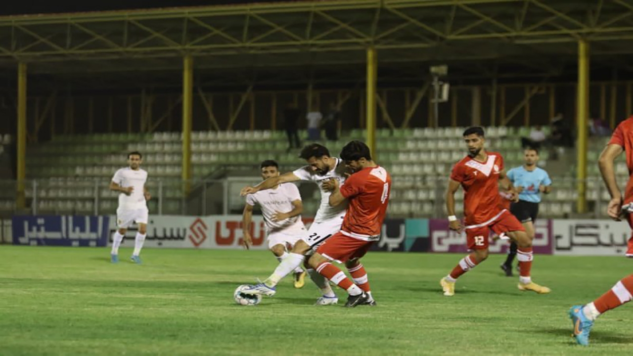 در جنگی برای فرار از سقوط، همدان و ماهشهر به دنبال آخرین شانس