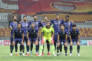 گل‌گهر در آستانه توافق با سرمربی یونانی