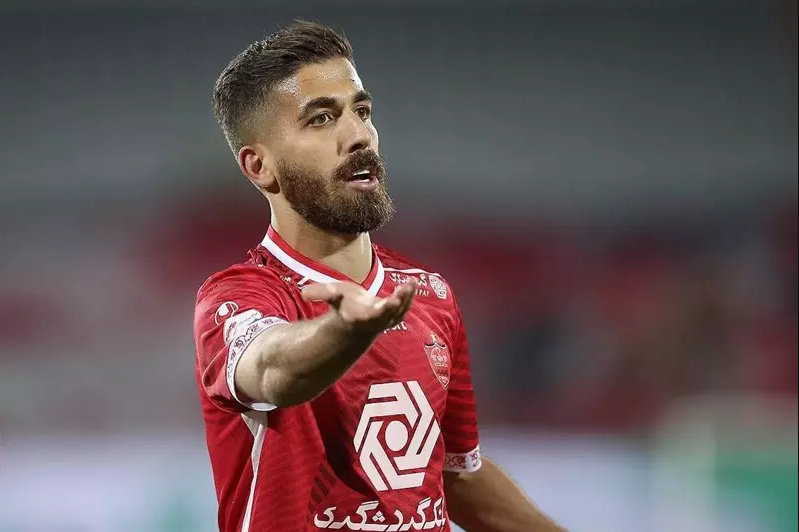 شوک دوم به پرسپولیس/ مدافع سرخ‌ها درخواست جدایی داد