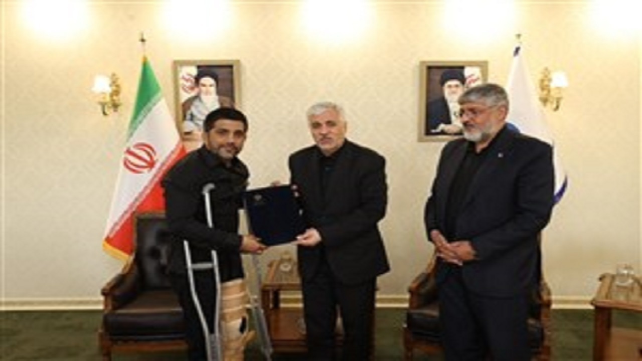 دبیر حکم ریاستش را از سجادی گرفت