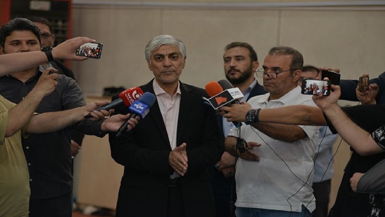 کیومرث هاشمی: ووشو جزو فدراسیونهای موفق است/اگر کوتاهی از سمت وزارت باشد، ما جبران می‌کنیم