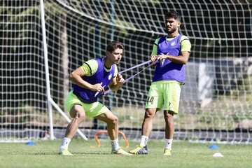 مهری در آستانه تمدید با استقلال