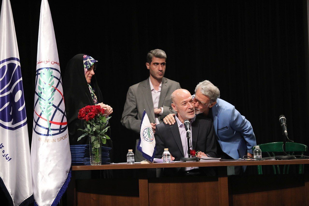 گزارش تصویری از مراسم تقدیر از انجمن ورزشی نویسان