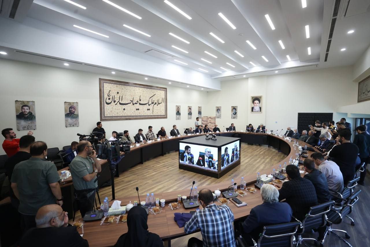 مراسم تجلیل از کشتی‌گیران با حضور وزیر ورزش/ از حضور با تاخیر یزدانی تا توصیه پیشکسوتان برای المپیک