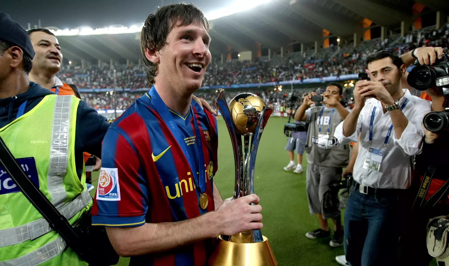 Messi chests Barça to historic sextuple | 20 great Club World Cup moments