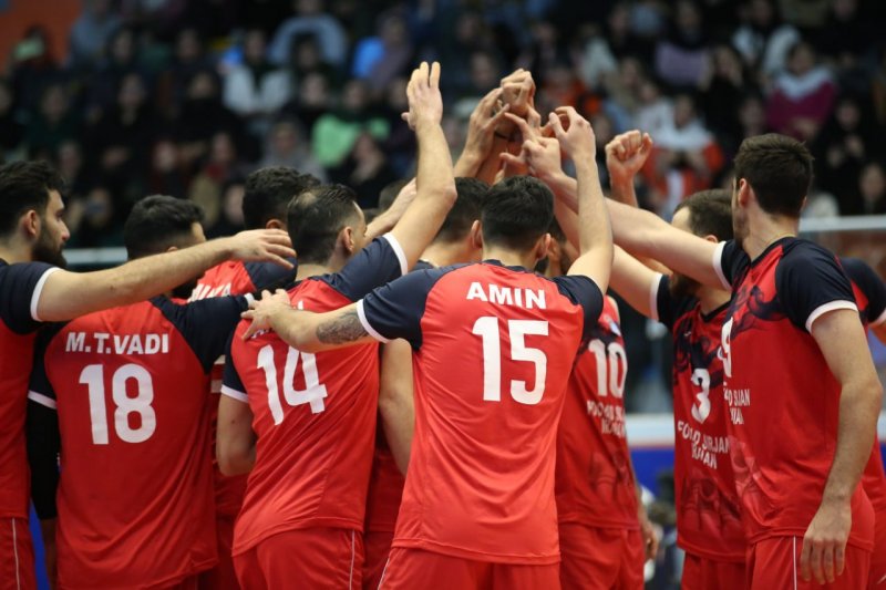 قهرمان نیم فصل والیبال ایران مشخص شد/ عطایی نصف جام را لمس کرد