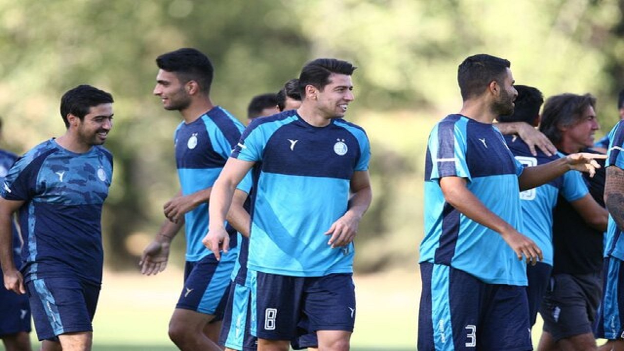 هافبک ملوان، بازیکن هوادار شد