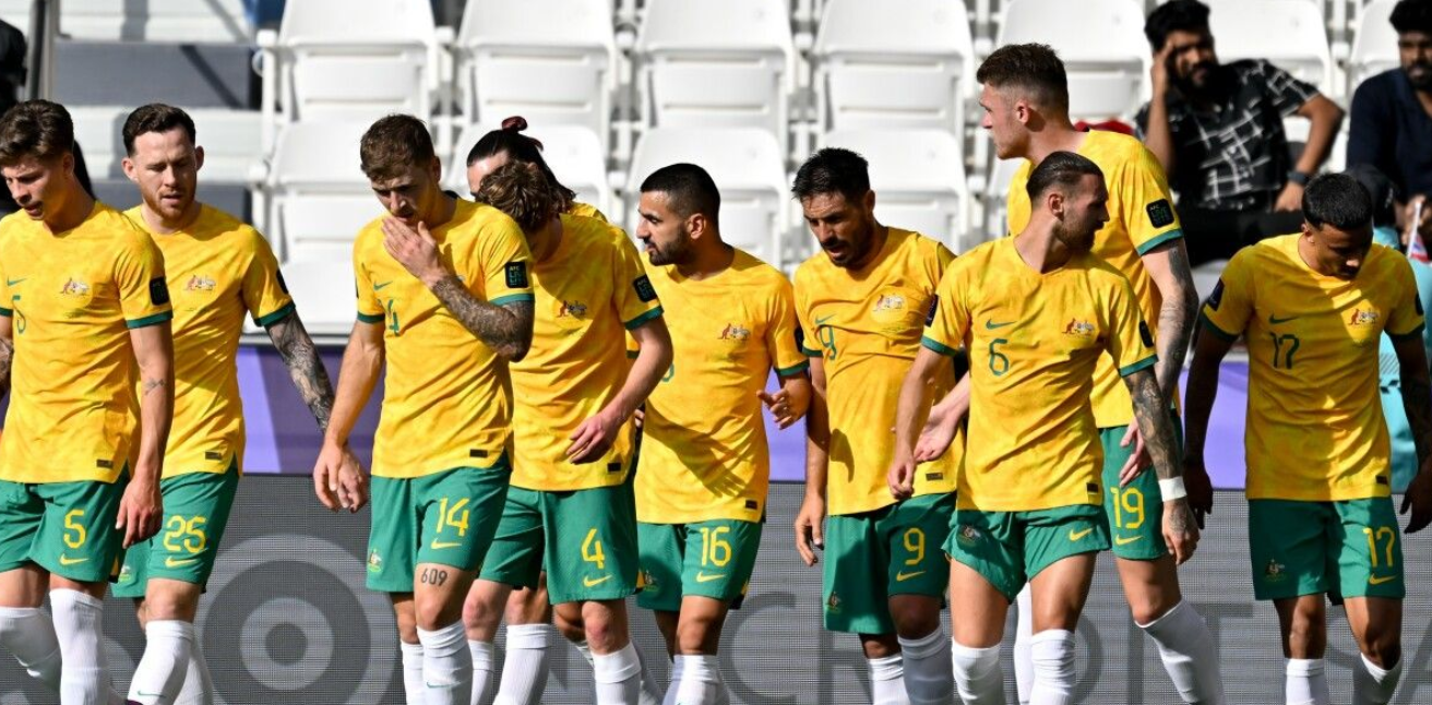 R16: Australia power past Indonesia