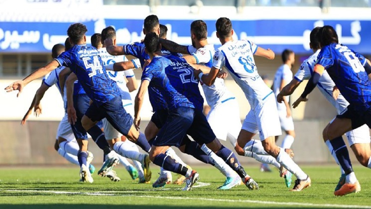 درب خروج استقلال باز شد