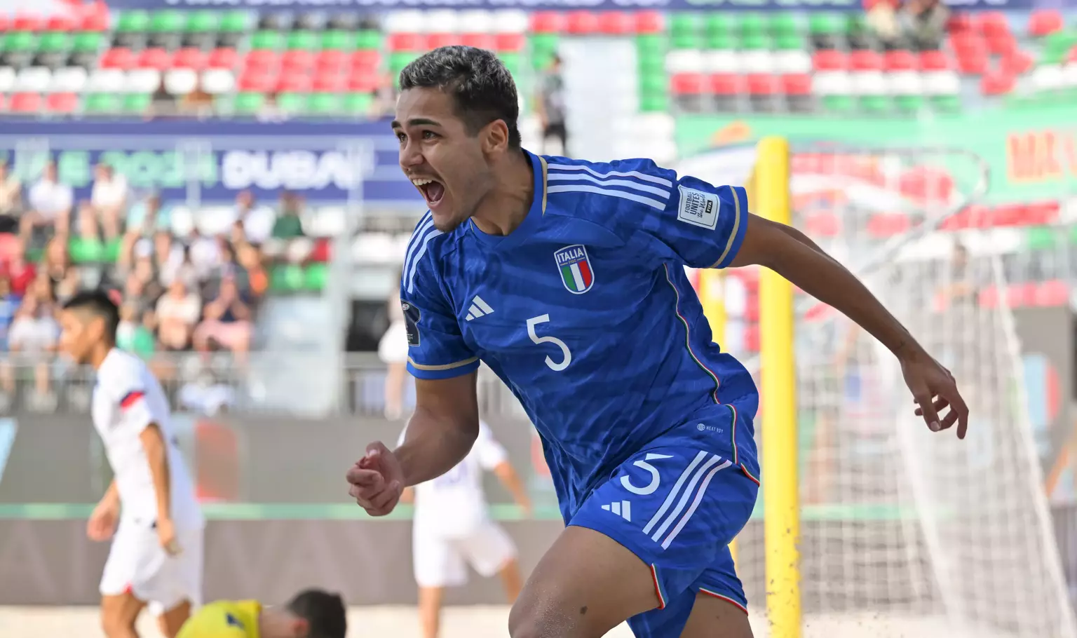 Josep Jr stars as Italy make winning start
