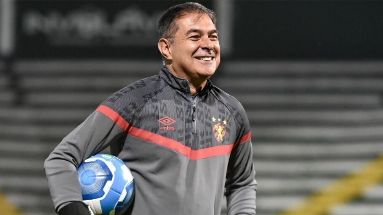 انیسیو مربی دروازه‌بان‌های پرسپولیس شد
