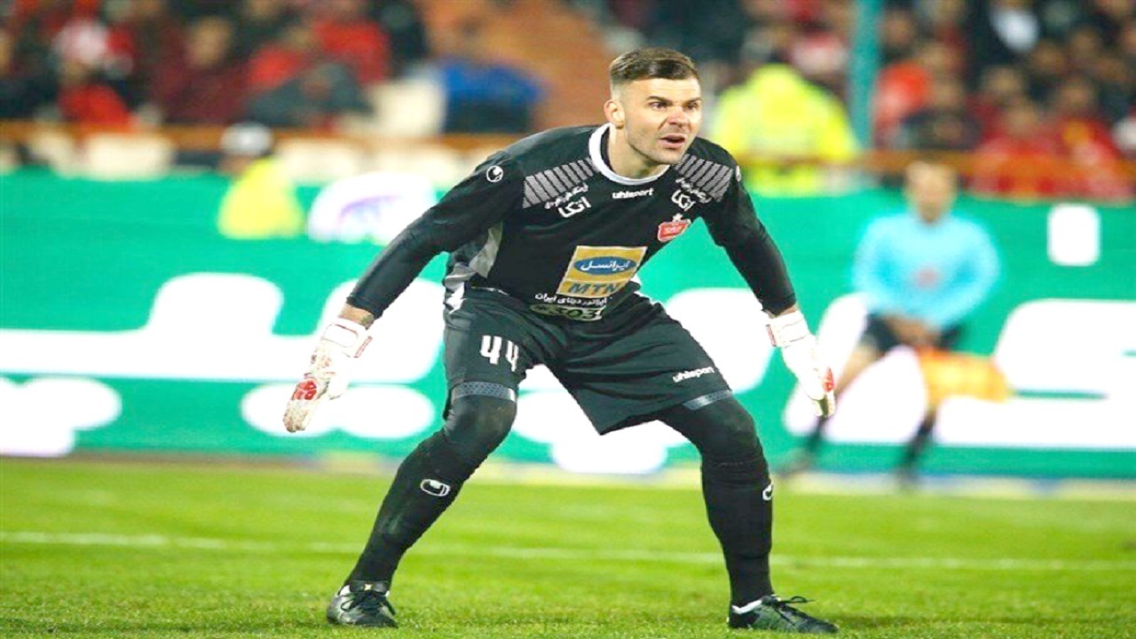 مشکل مالیاتی دروازه‌بان کروات سابق پرسپولیس حل شد