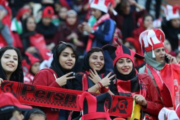 حضور زنان در تمرین پرسپولیس/ این دو ملی پوش غایب بودند!