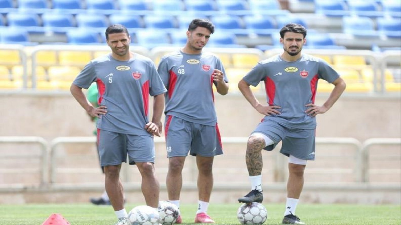 سرخپوشان با توپ فوتبال گلف بازی کردند