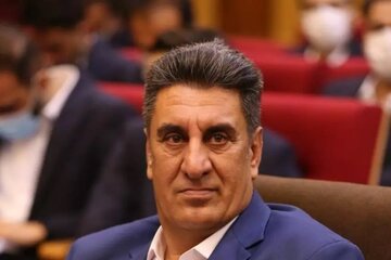 آیا افشاریان باید از هیئت رئیسه فدراسیون فوتبال هم برود؟