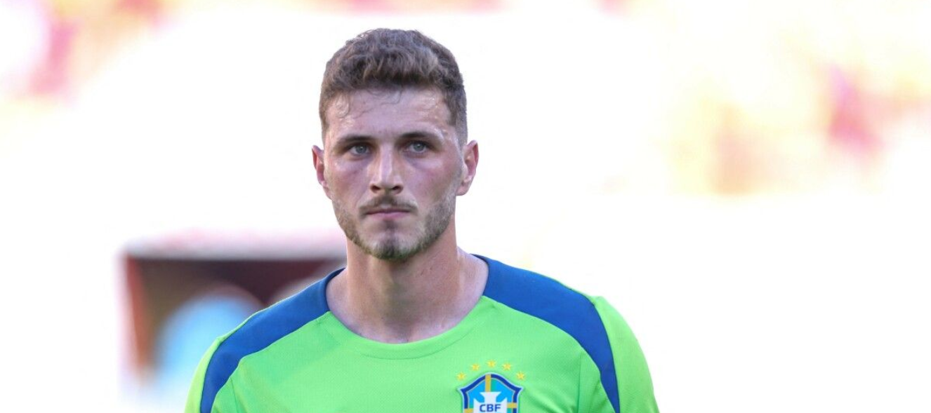 Al Nassr snap up Bento, Ryan seals Roma move