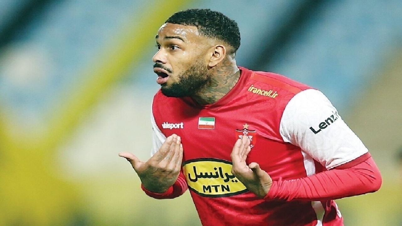 مهلت ۱۰ روزه برای امکان سازش لوکادیا با پرسپولیس