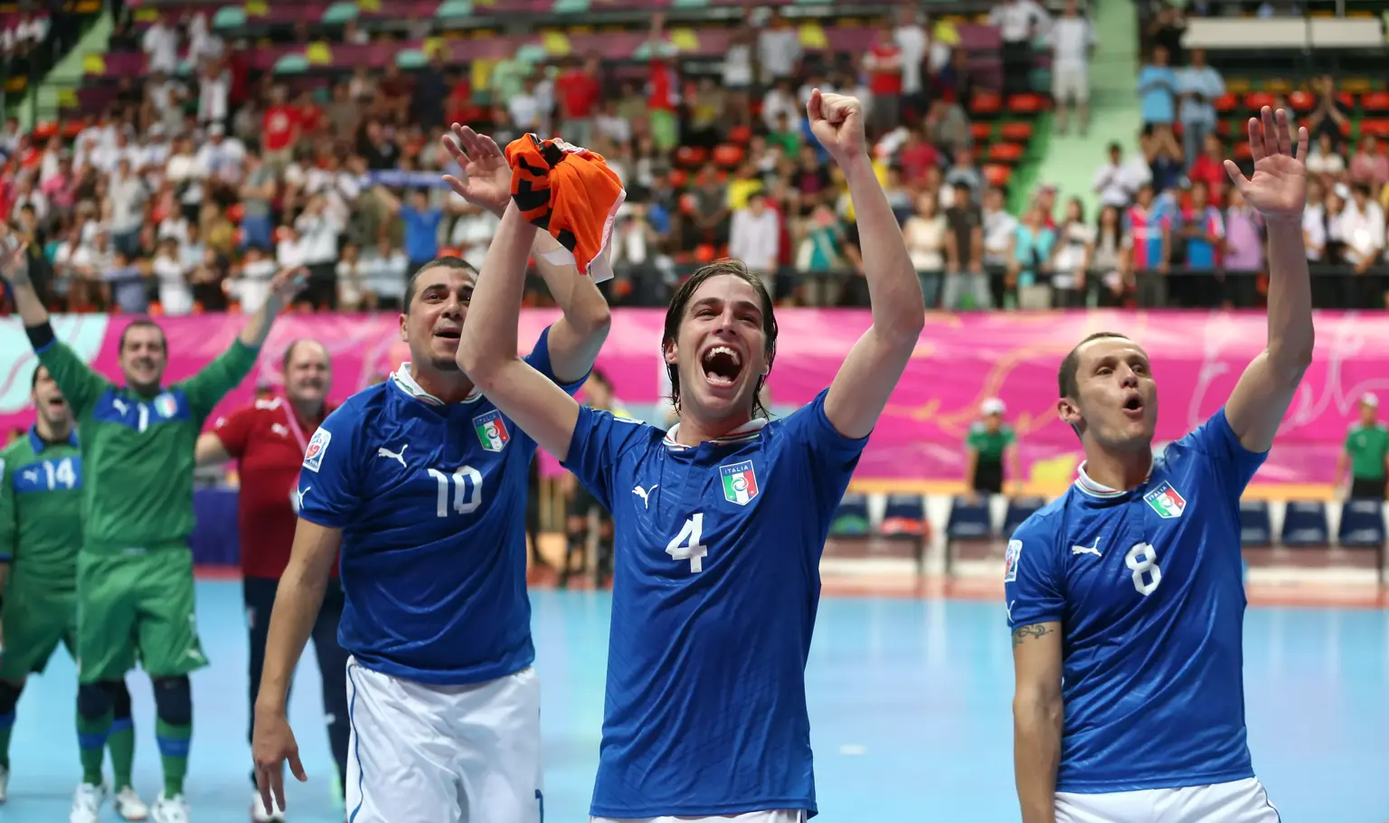 ۸ Days To Go: Azzurri rally to rock remarkable Ricardinho
