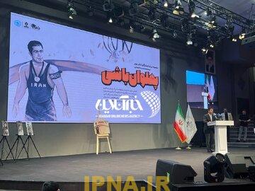 صحبت‌های علیرضا دبیر در توصیف ستاره سینما؛ باید از شوخی‌های فردین در کشتی گفته شود