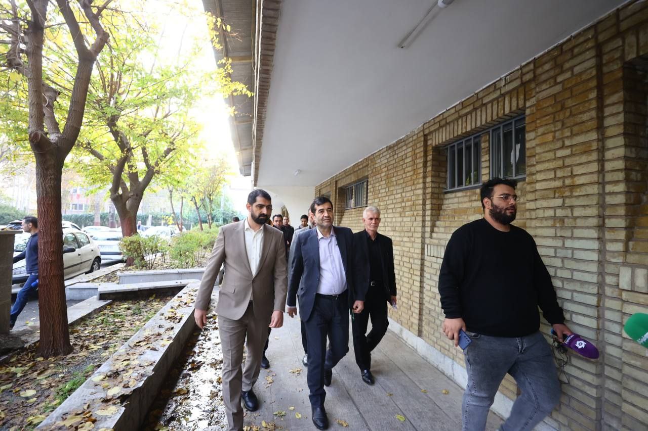 گزارش تصویری از حضور وزیر ورزش و جوانان از اردوی تیم ملی بسکتبال ایران