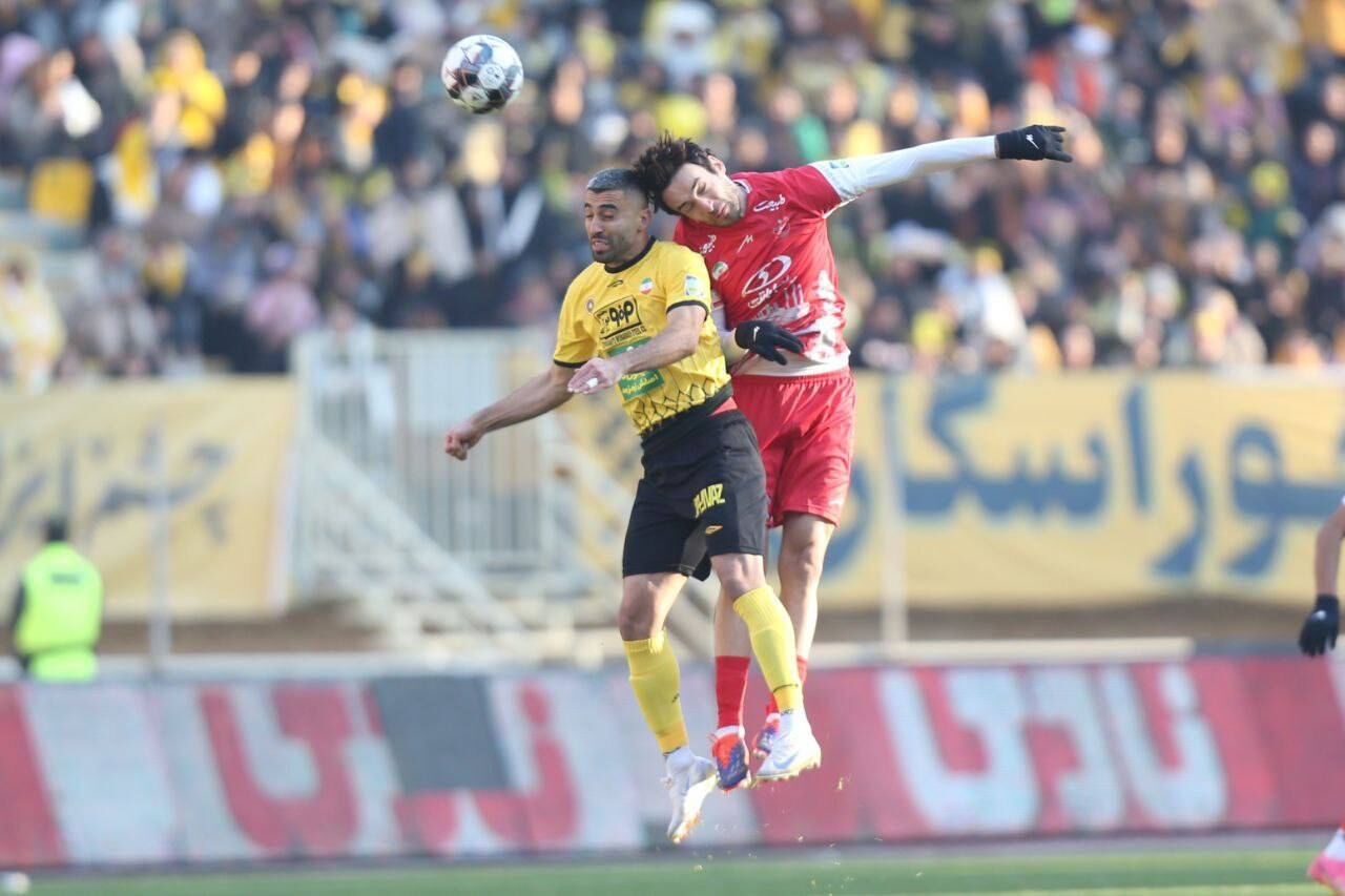 عذرخواهی مدافع پرسپولیس بابت اخراج مقابل سپاهان